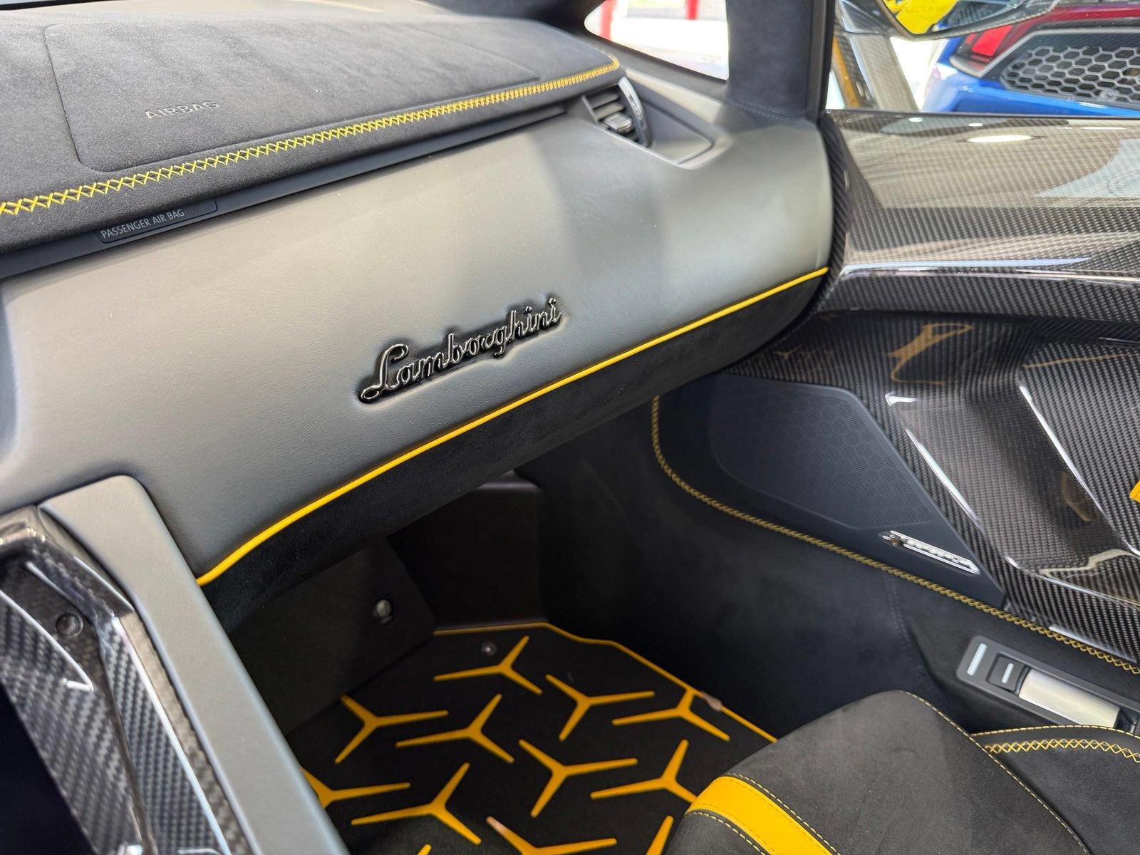 Used 2021 Lamborghini Aventador SVJ AWD/4WD image 31