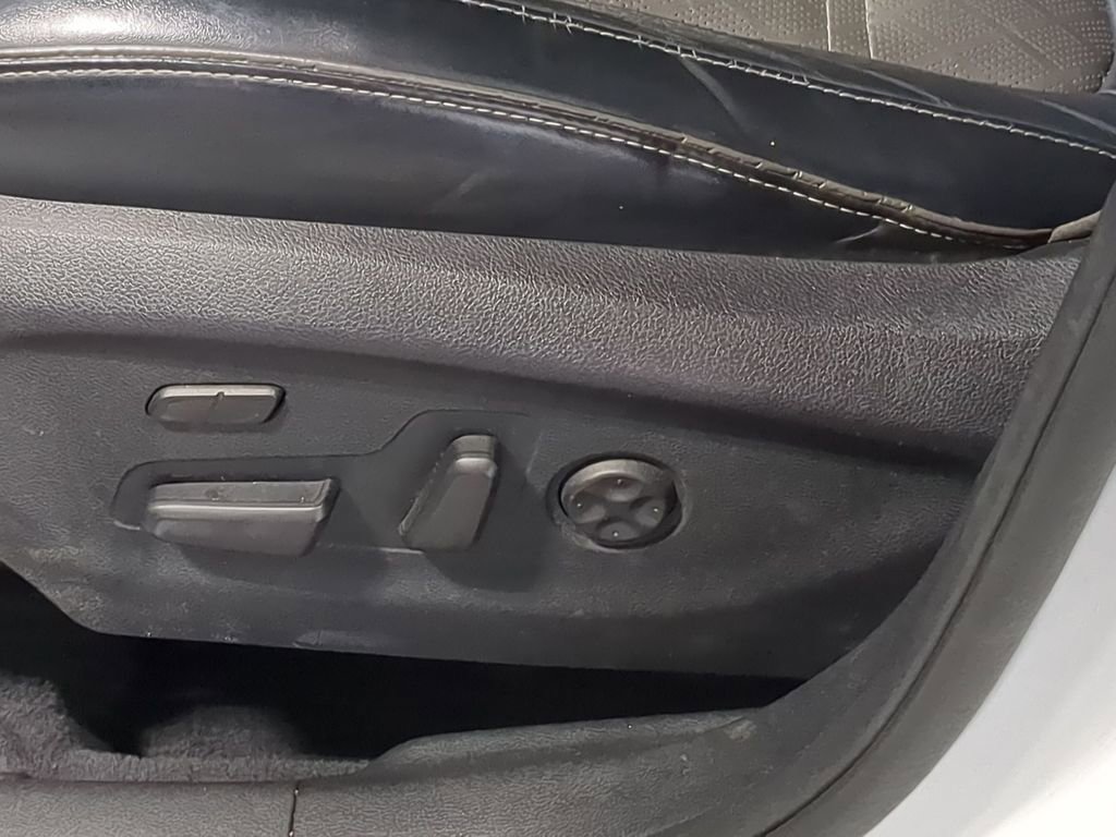 Used 2016 Kia Sorento SX FWD image 21