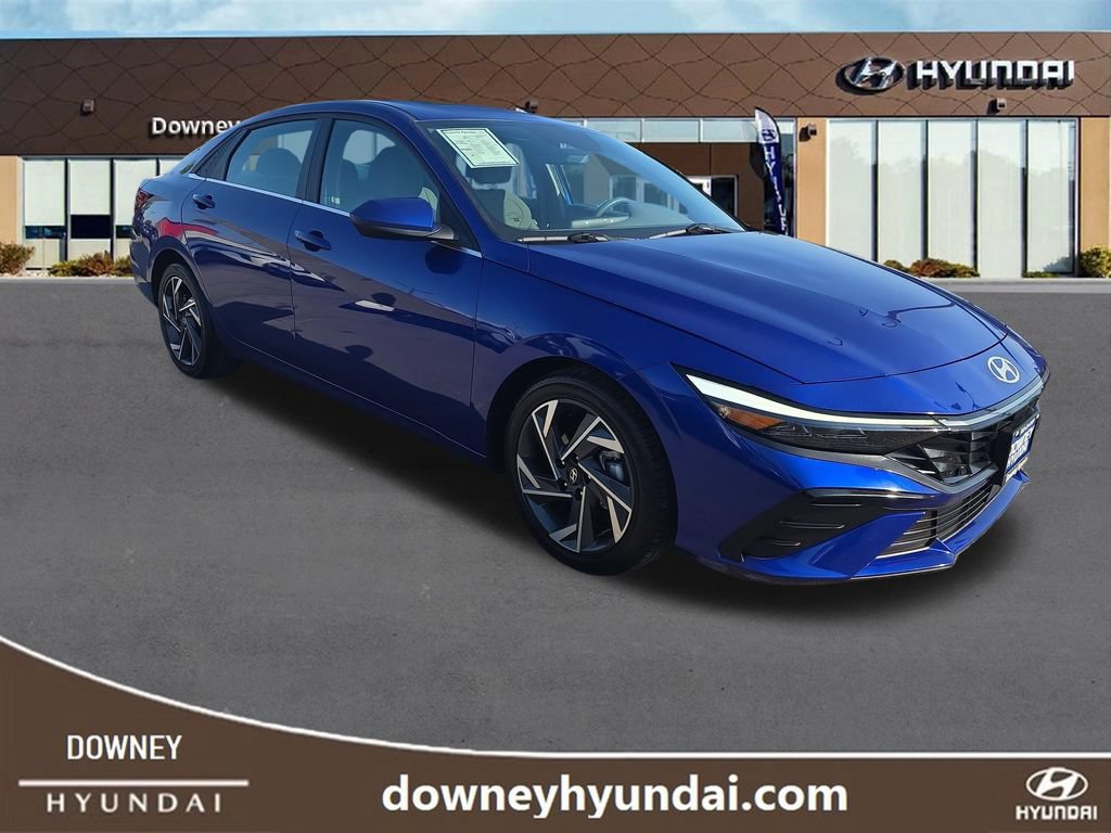Used 2025 Hyundai Elantra SEL FWD image 7