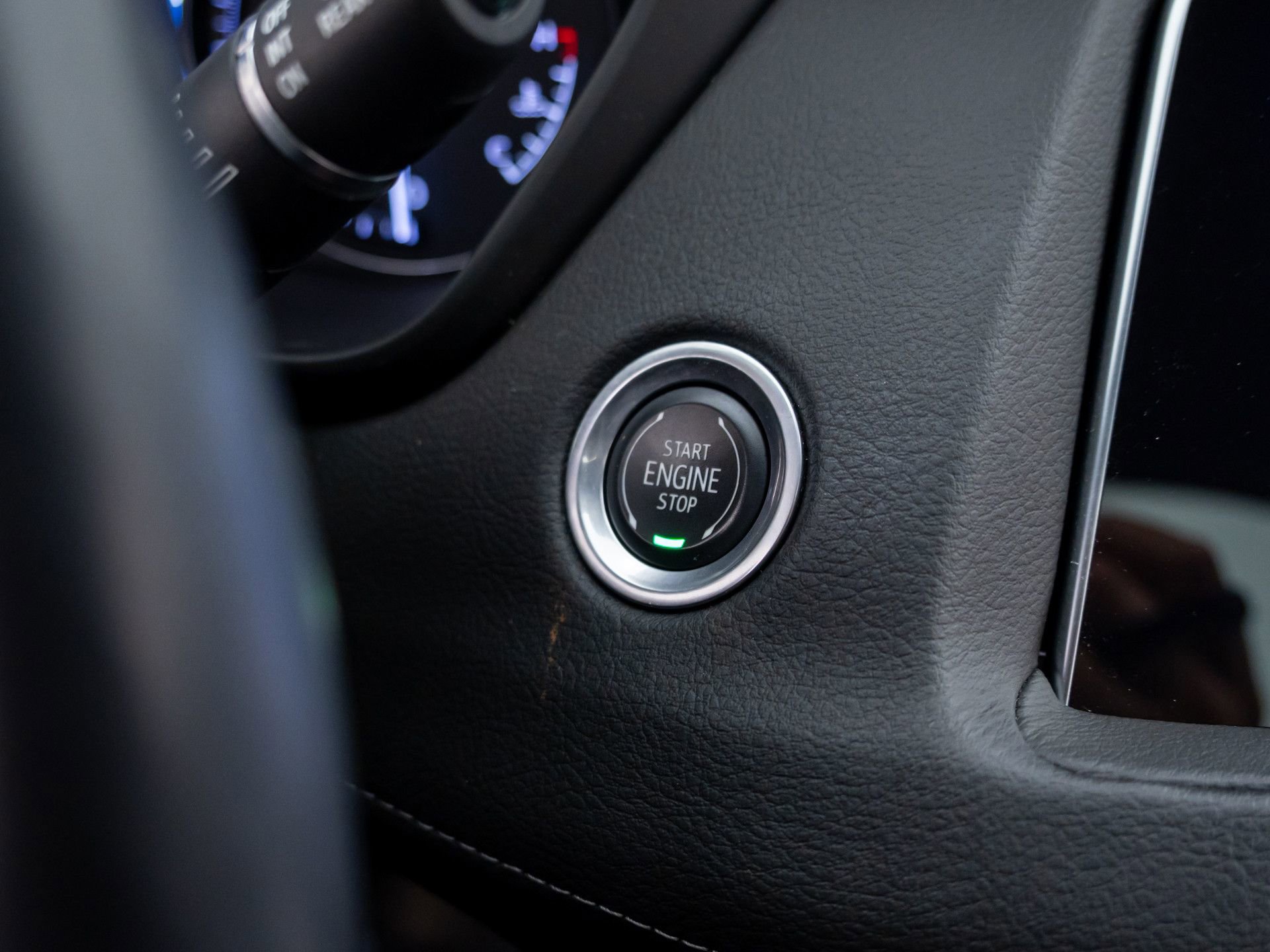 Used 2023 Cadillac XT4 Premium Luxury w/ Technology Package image 29