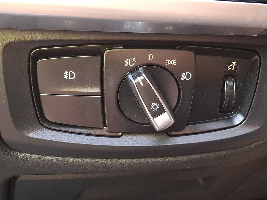 Used 2018 BMW X5 xDrive40e w/ Driving Assistance Package AWD/4WD image 24