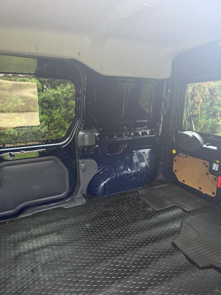 Used 2010 Ford Transit Connect XLT FWD image 9