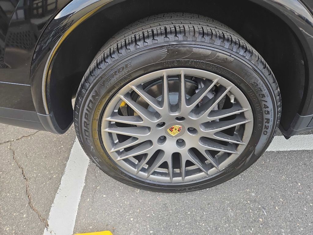 Used 2017 Porsche Cayenne Platinum Edition image 9