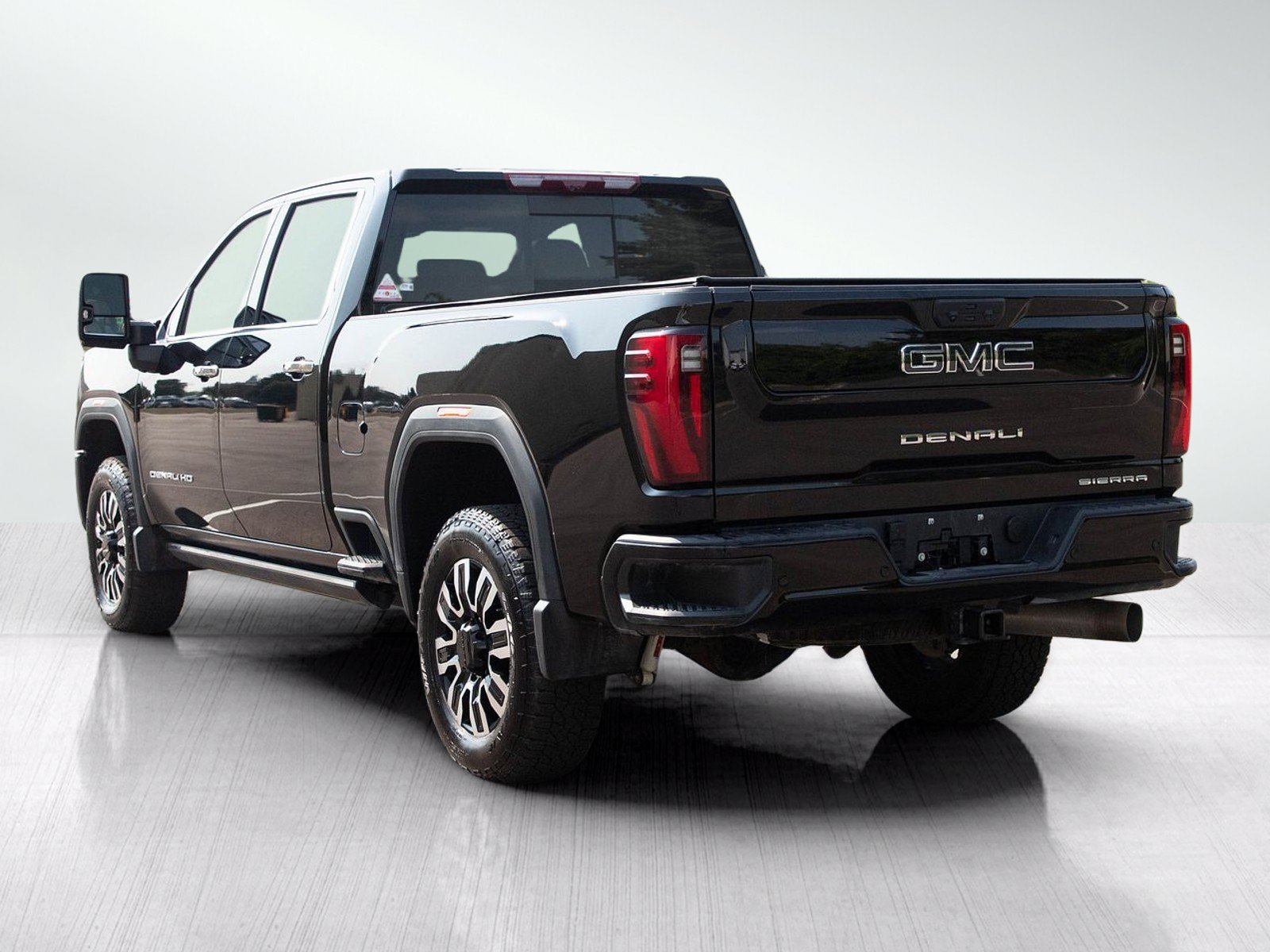Used 2026 GMC Sierra 2500 Denali Ultimate AWD/4WD image 4
