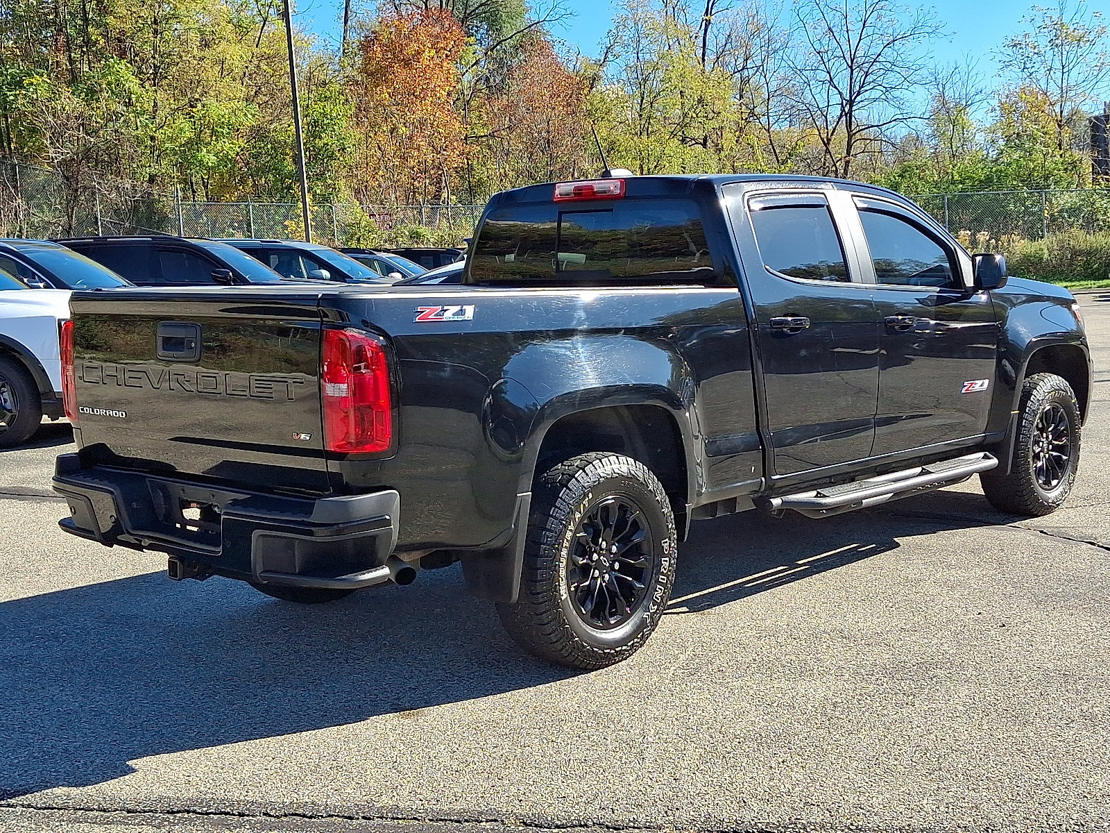 Used 2022 Chevrolet Colorado Z71 w/ Z71 Midnight Edition AWD/4WD image 6