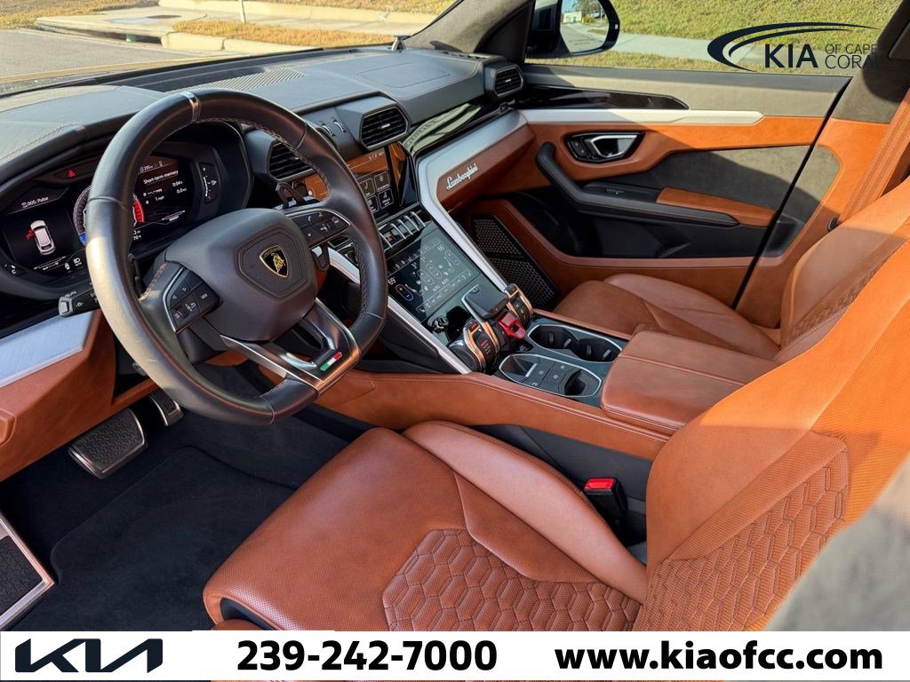 Used 2021 Lamborghini Urus image 3