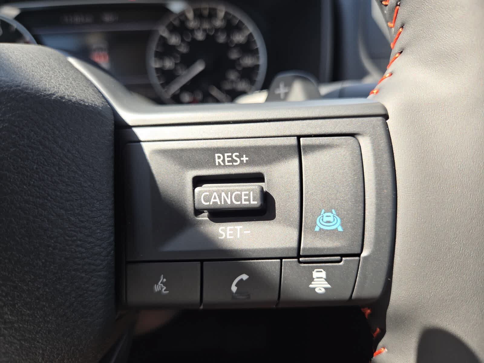 Used 2025 Nissan Rogue SV AWD/4WD image 10