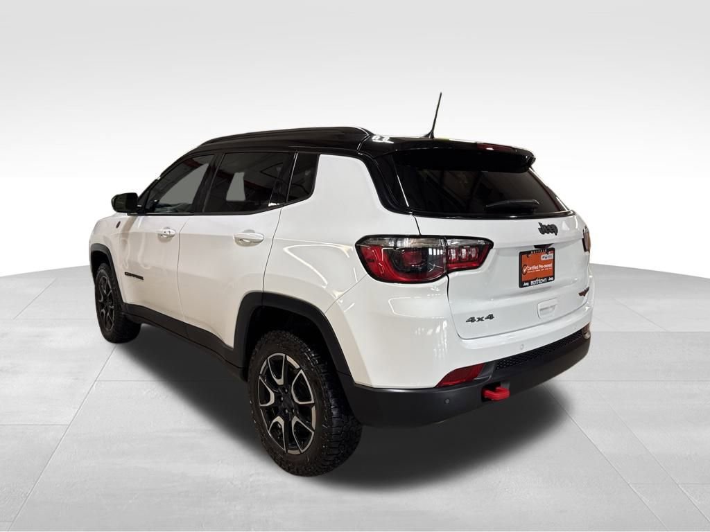 Used 2024 Jeep Compass Trailhawk w/ Trailhawk Convenience Group image 3