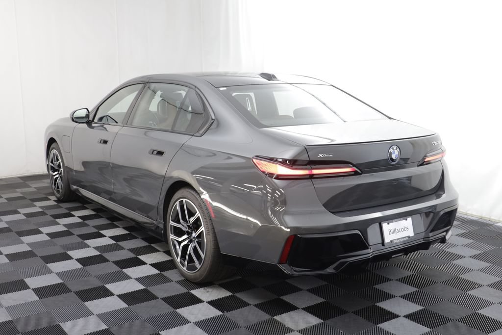Used 2026 BMW 750e xDrive w/ Executive Package AWD/4WD image 19