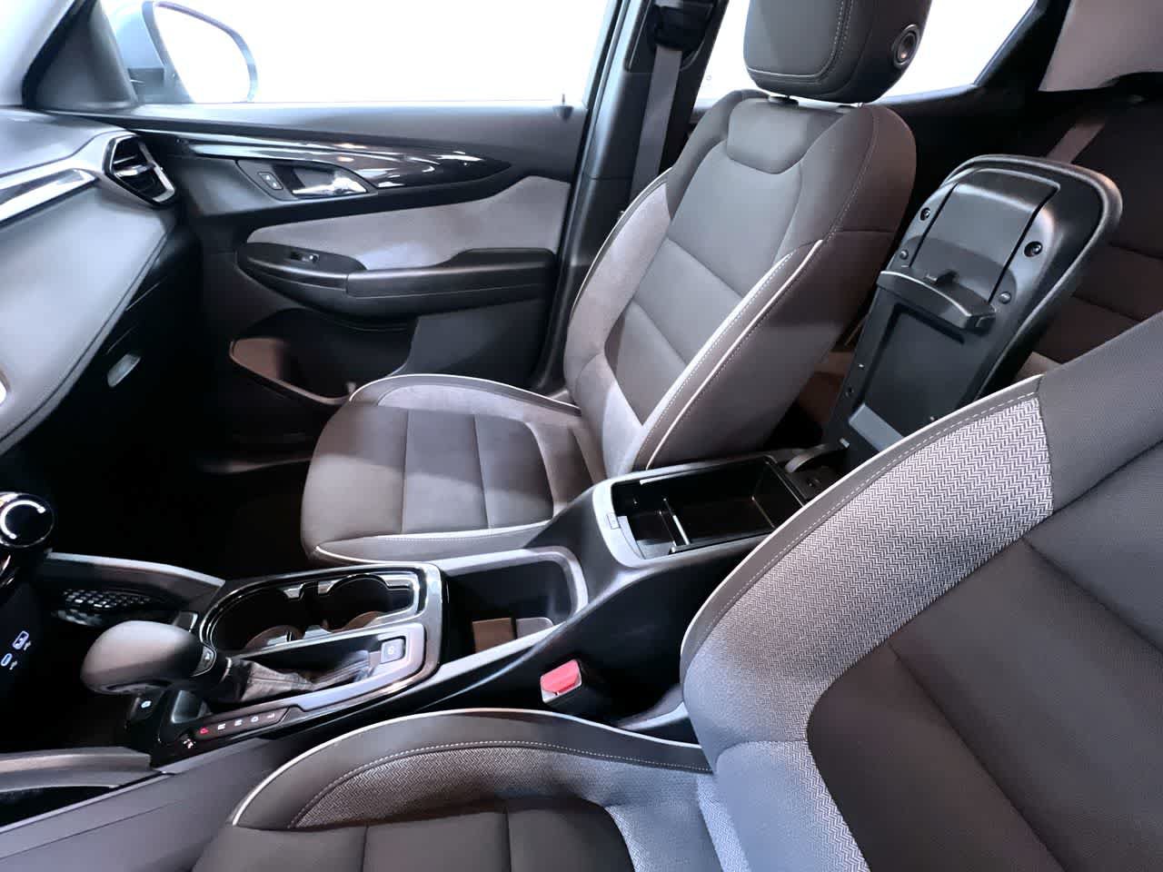 Used 2025 Chevrolet TrailBlazer LT FWD image 28