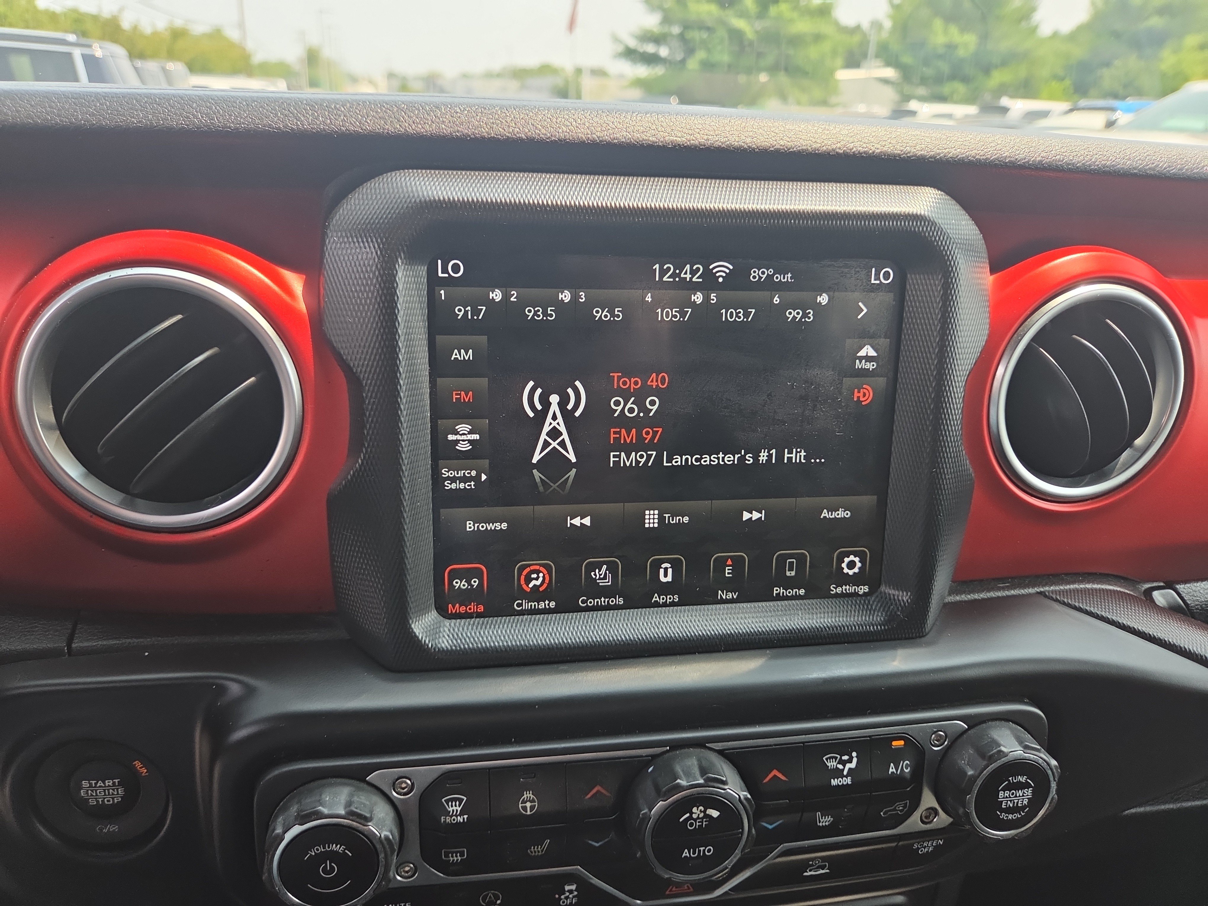 Used 2020 Jeep Gladiator Rubicon AWD/4WD image 6