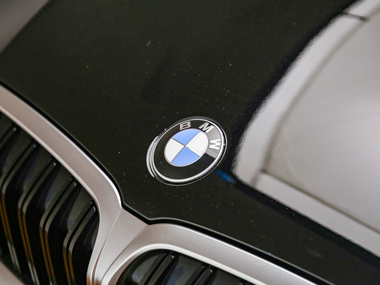 Certified 2023 BMW 330i Sedan w/ Convenience Package RWD image 9