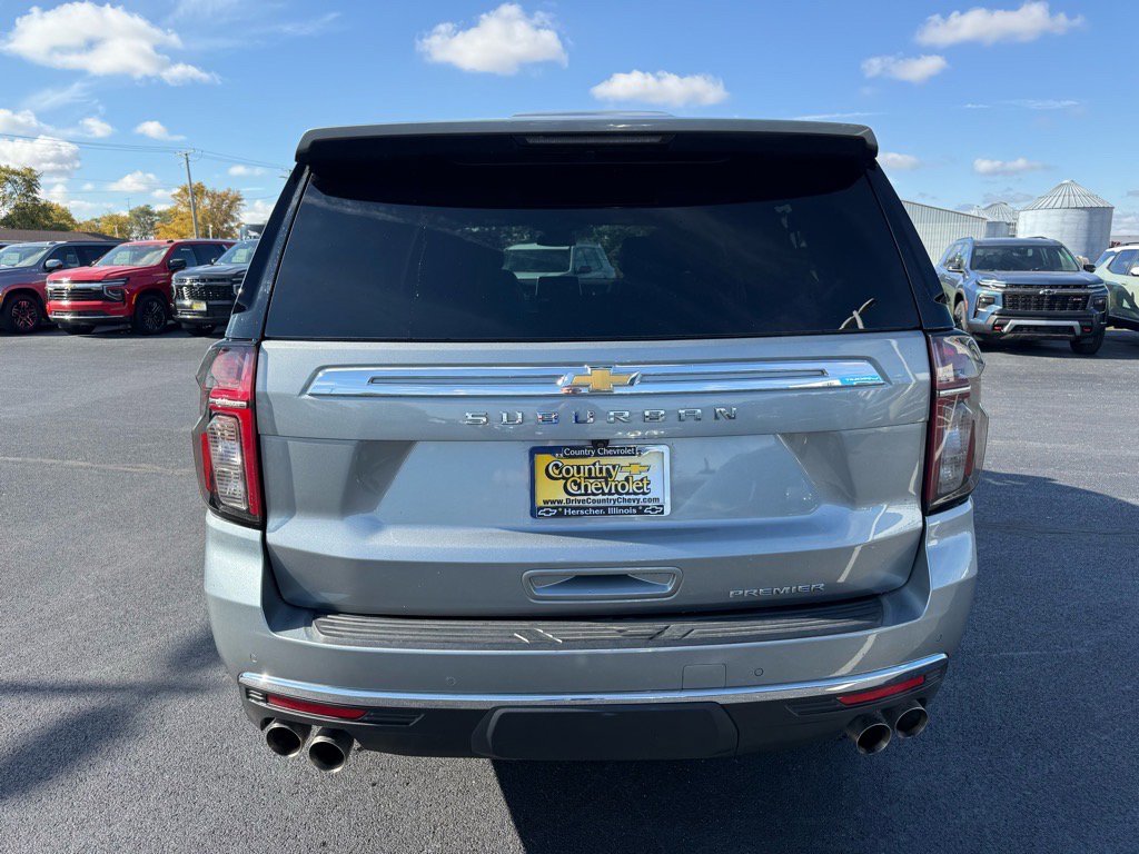 Used 2023 Chevrolet Suburban Premier image 4