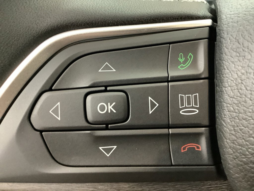 Used 2025 Jeep Grand Cherokee L Limited w/ Luxury Tech Group II image 16