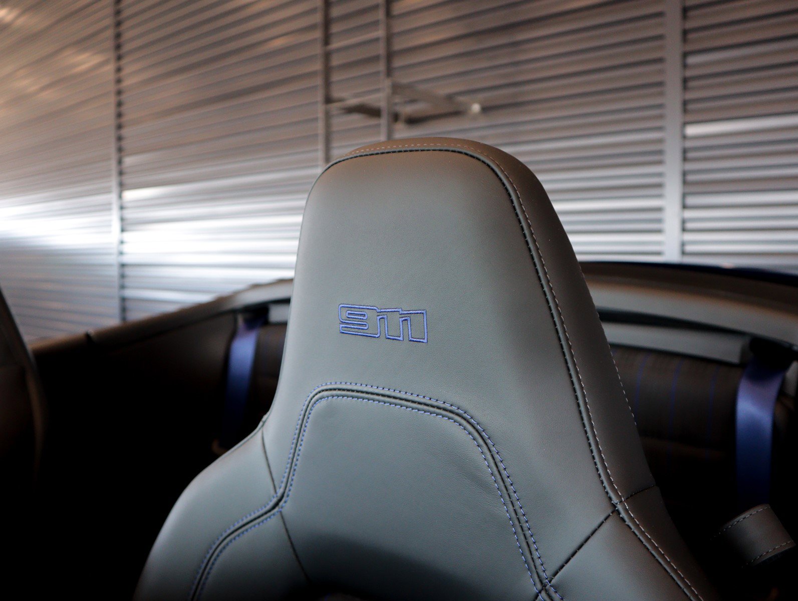 Used 2025 Porsche 911 Carrera T image 6