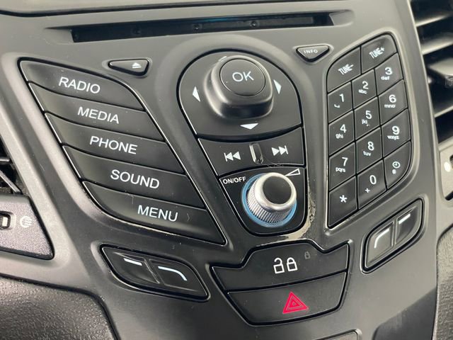 Used 2014 Ford Fiesta SE image 8