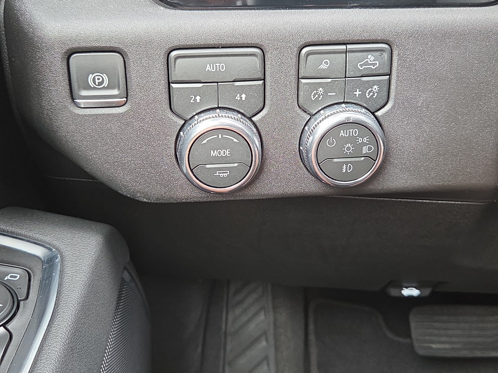 Used 2026 GMC Sierra 1500 SLT AWD/4WD image 22