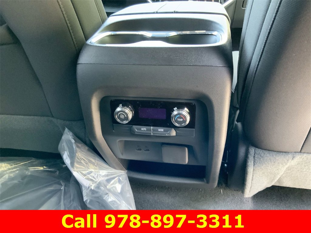 New 2025 GMC Acadia Elevation image 30