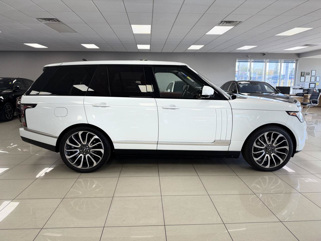 Used 2016 Land Rover Range Rover Autobiography AWD/4WD image 3