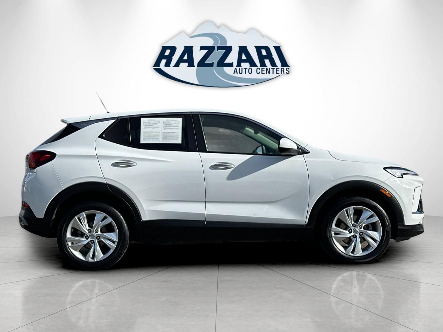 Used 2024 Buick Encore GX Preferred FWD image 2