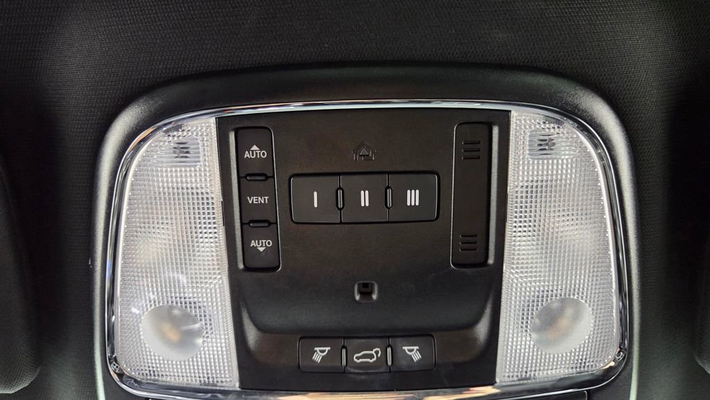 Used 2020 Jeep Grand Cherokee Limited w/ Trailer Tow Group IV AWD/4WD image 30