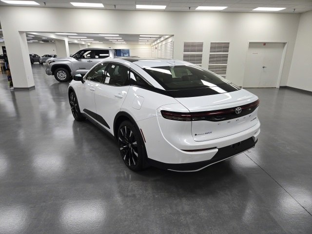 New 2026 Toyota Crown Platinum image 4