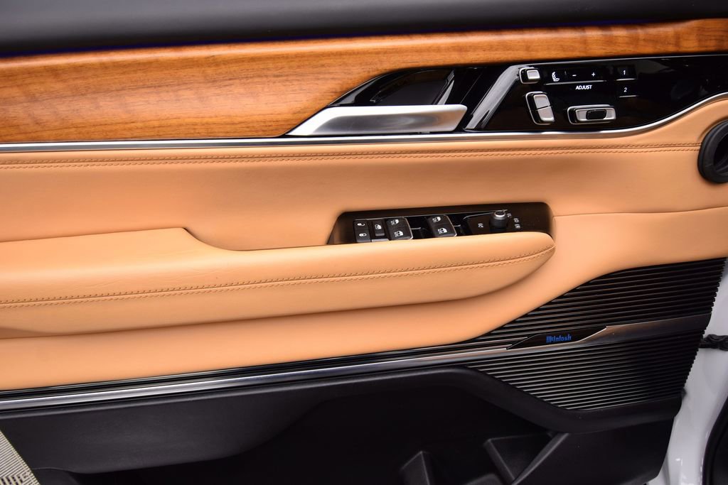 Used 2025 Jeep Grand Wagoneer Series III image 29