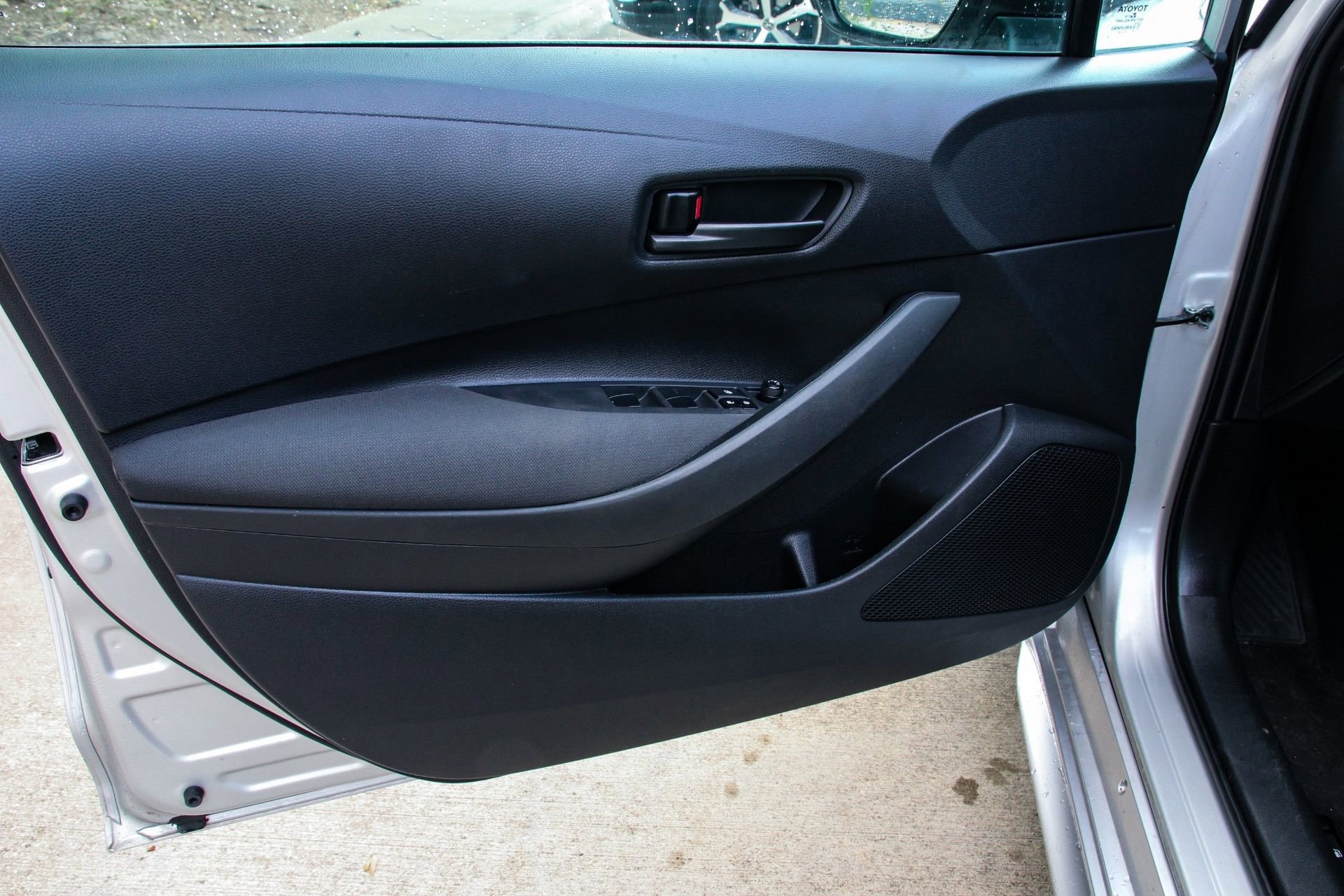 Used 2024 Toyota Corolla LE FWD image 12