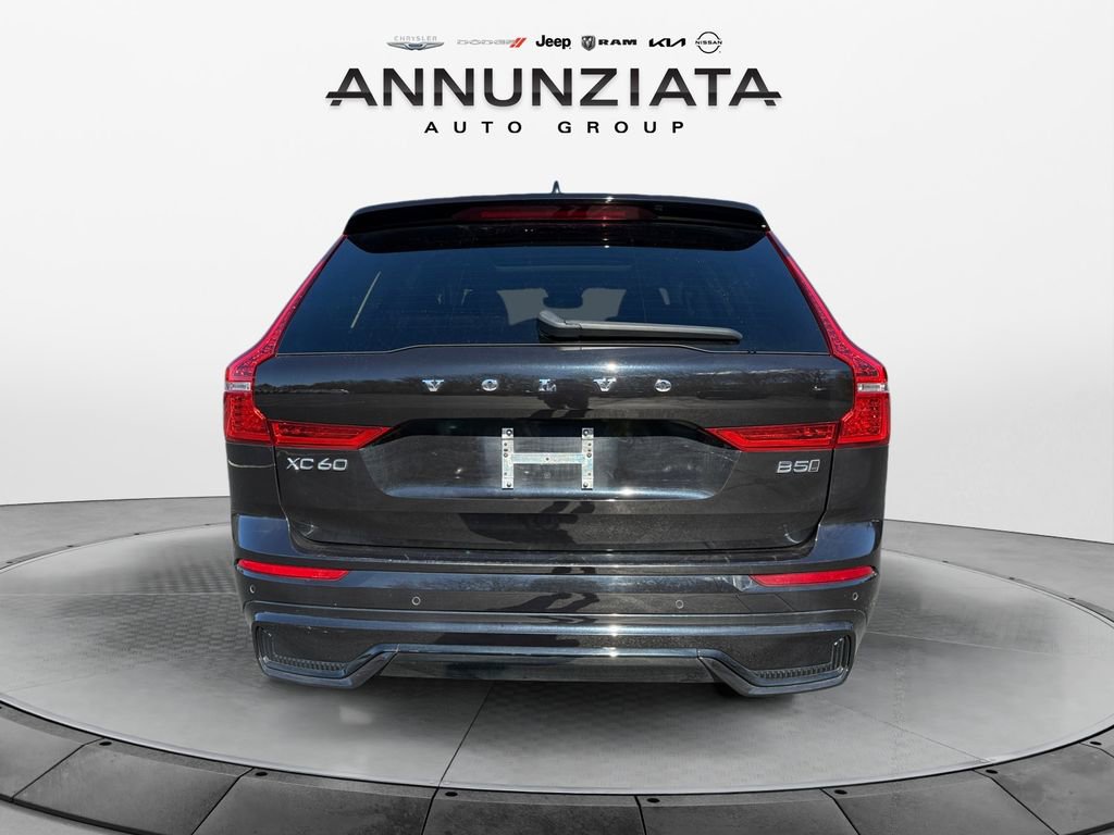 Used 2024 Volvo XC60 B5 Plus image 4