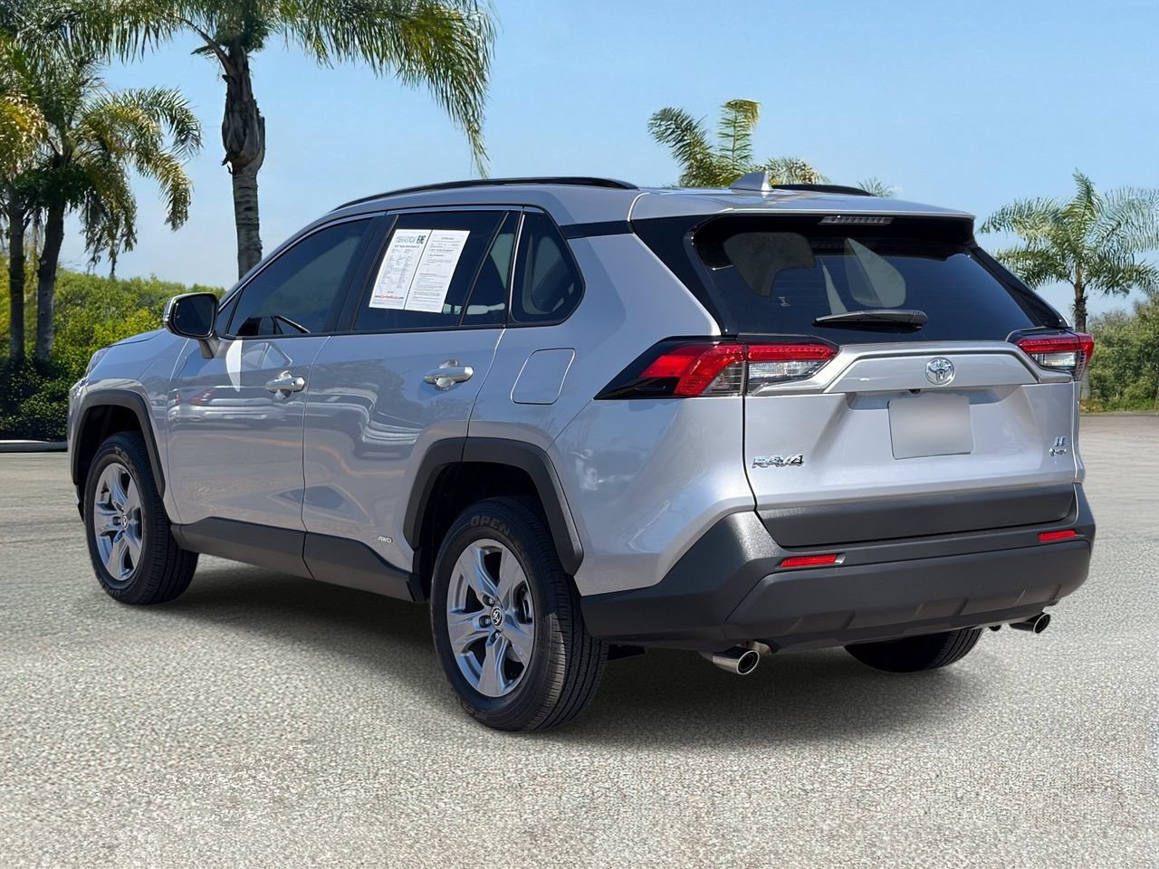 Used 2025 Toyota RAV4 LE AWD/4WD image 3