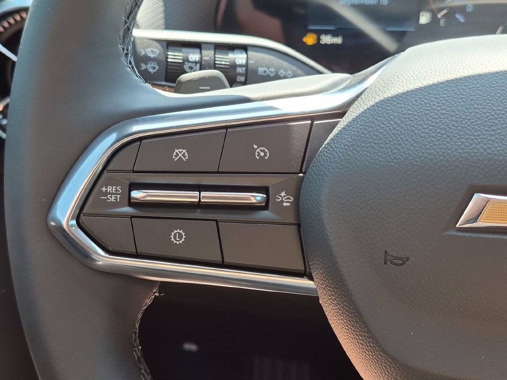 New 2027 Chevrolet Equinox LT w/ Safety and Technology Package FWD image 19