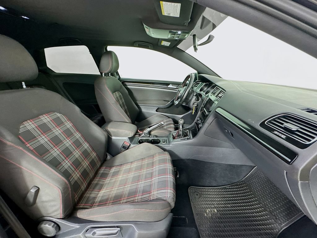 Used 2015 Volkswagen GTI S FWD image 32