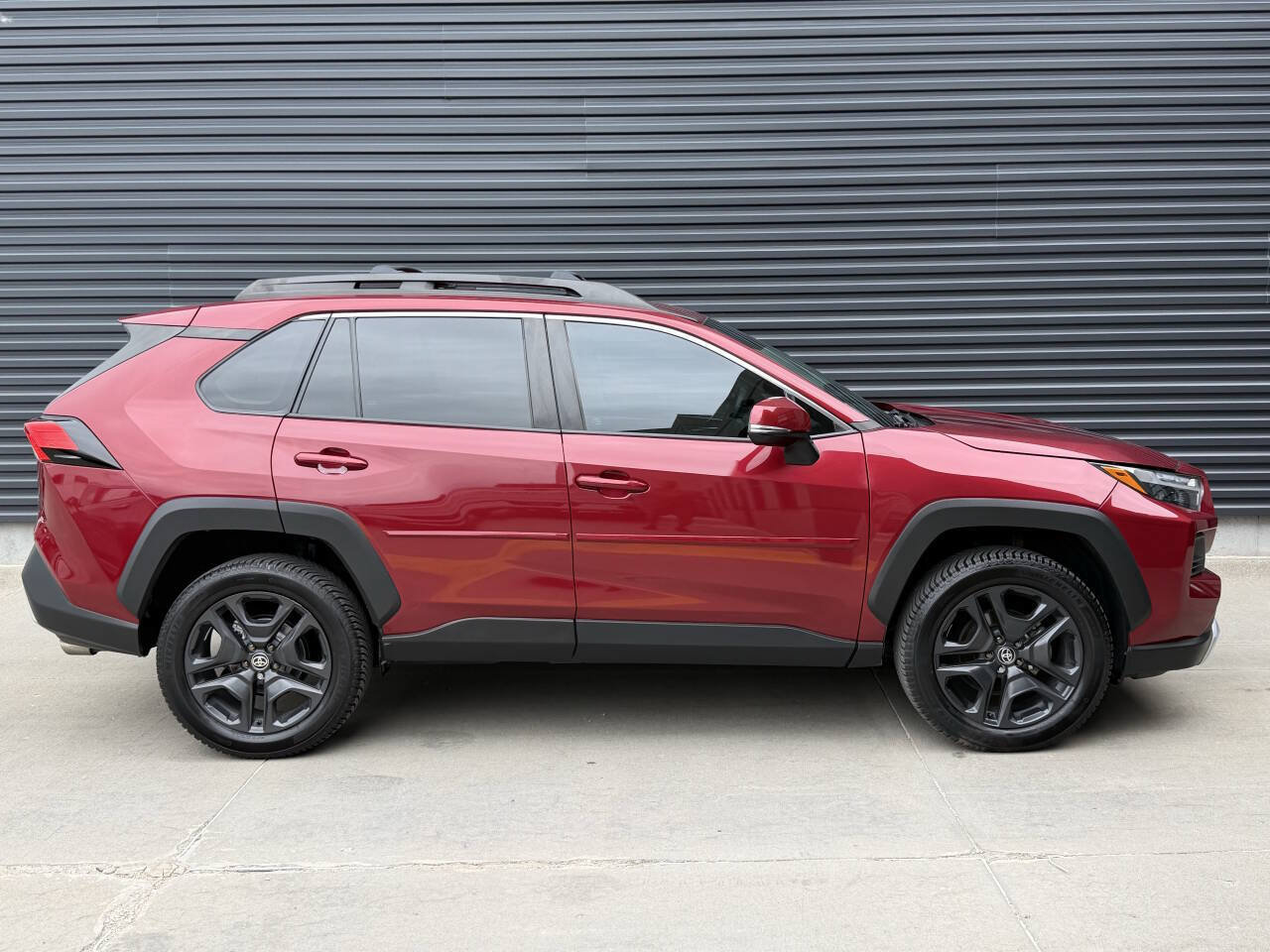 Used 2022 Toyota RAV4 Adventure AWD/4WD image 10