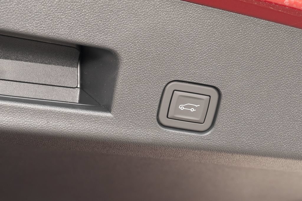 New 2026 Chevrolet Traverse LT FWD image 36