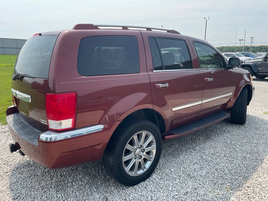 Used 2008 Chrysler Aspen Limited RWD image 3