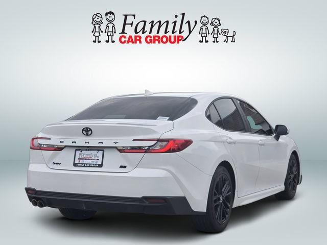 Used 2025 Toyota Camry SE w/ Convenience Package FWD image 4