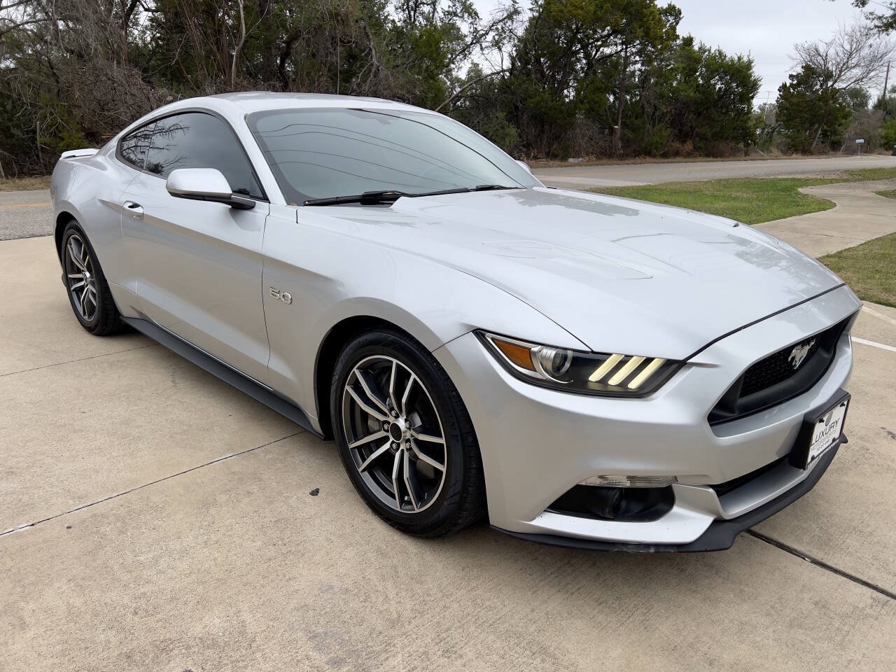Used 2016 Ford Mustang GT RWD image 2