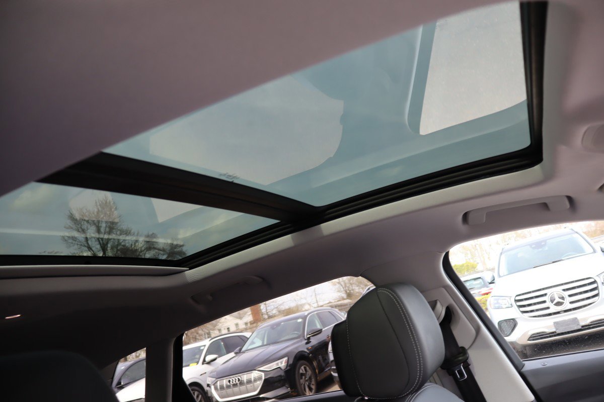 Used 2021 Audi e-tron Premium Plus w/ Premium Plus Package AWD/4WD image 17