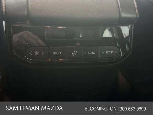 Used 2024 Toyota Highlander XLE image 25
