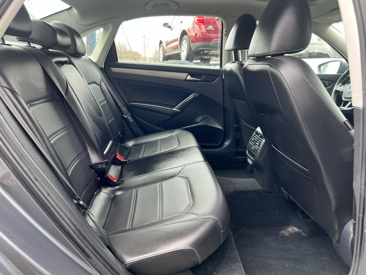 Used 2022 Volkswagen Passat 2.0T SE image 14