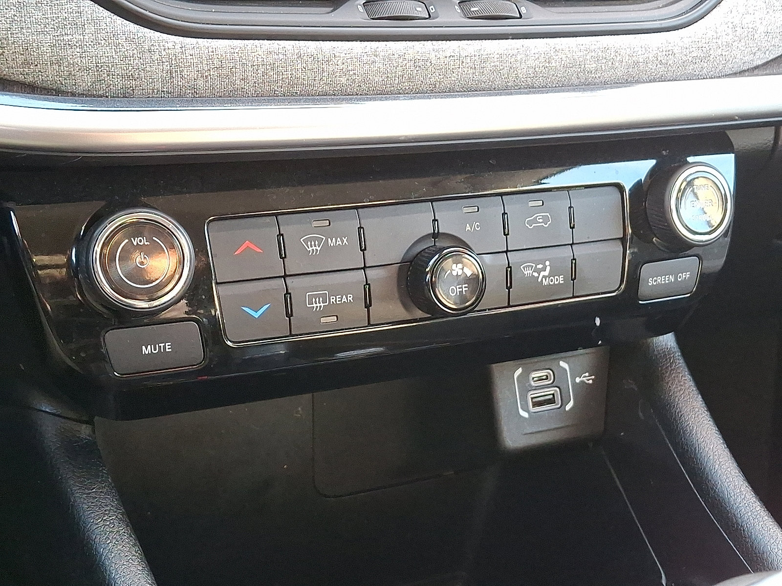 Certified 2022 Jeep Compass Latitude image 16