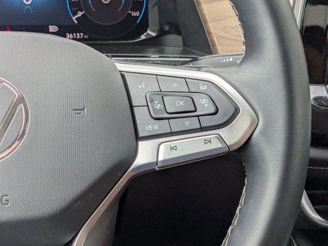 Used 2025 Volkswagen Atlas SE image 17