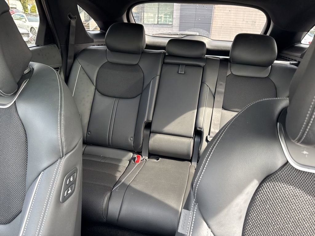 Used 2025 Genesis GV70 2.5T w/ Sport Prestige Package image 32