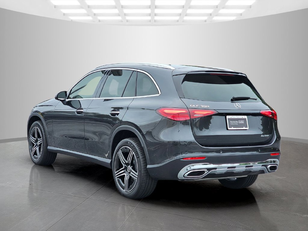 Used 2026 Mercedes-Benz GLC 300 image 4