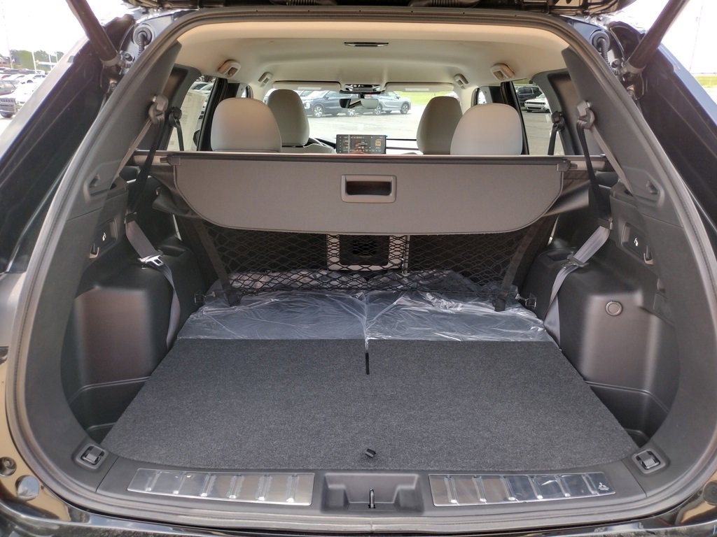 New 2025 Mitsubishi Outlander SE image 9