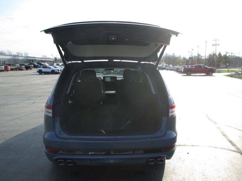 Used 2025 Lincoln Aviator Reserve w/ Jet Appearance Package image 7