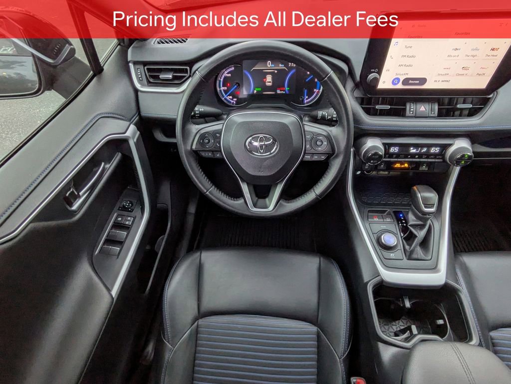 Used 2025 Toyota RAV4 XSE AWD/4WD image 17