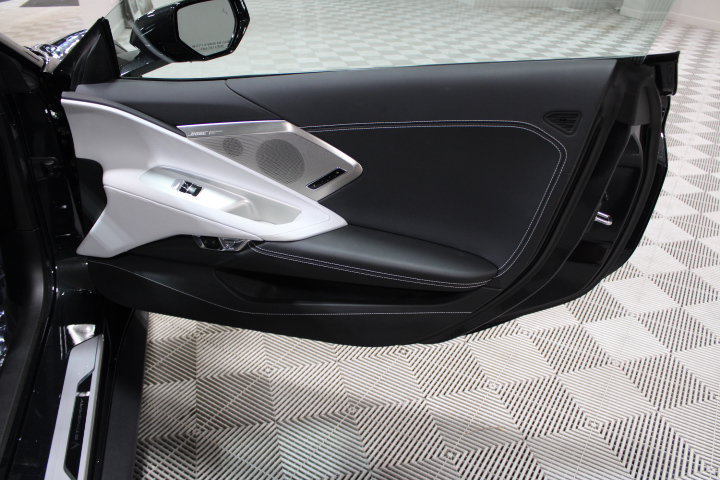 Used 2024 Chevrolet Corvette Stingray Preferred Conv w/ Z51 Performance Package RWD image 29