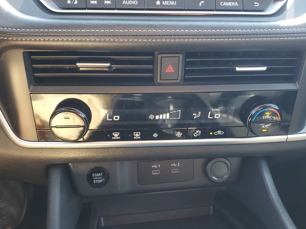 Used 2024 Nissan Rogue SV image 10