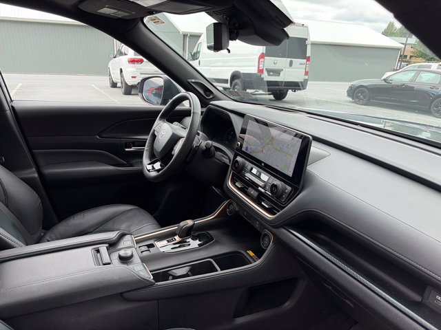 Used 2025 Toyota Grand Highlander AWD Hybrid image 21